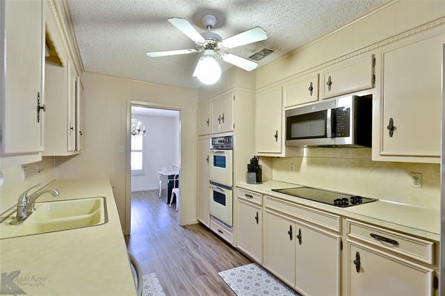 Building Photo - 2810 Arrowhead Dr