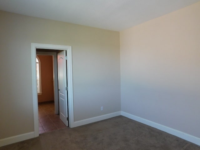 Building Photo - 3Bd/3Ba Single Story House - Available Ear...