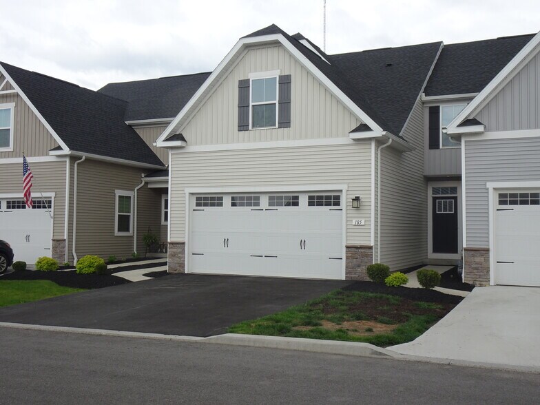 Building Photo - 185 Sandstone Cir