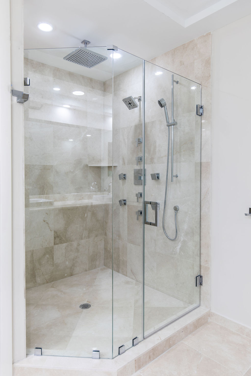 Building Photo - 4810 N Highway A1A