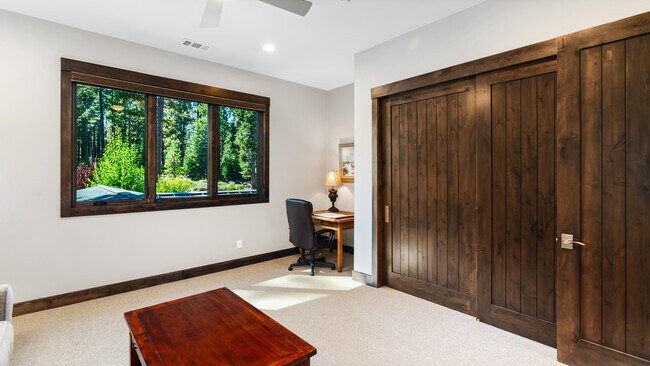 Building Photo - 9265 Heartwood Dr