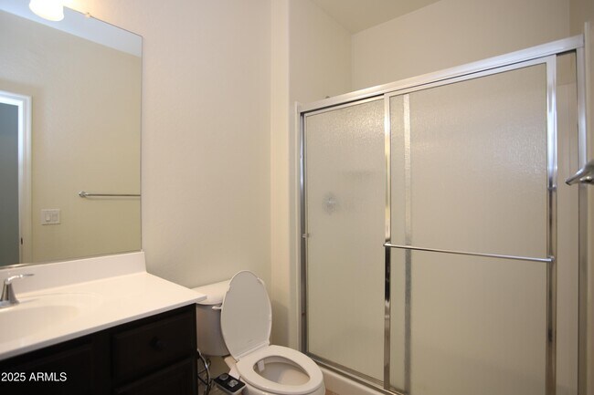 Building Photo - 1087 E Ibis St
