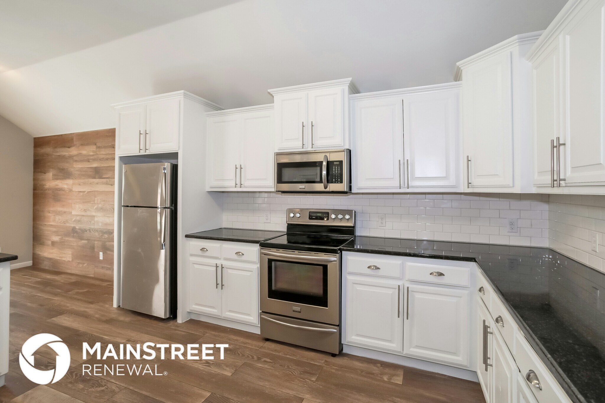 Building Photo - 17304 Hardwood Pl