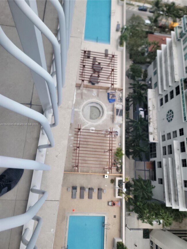 Building Photo - 1200 Brickell Bay Dr