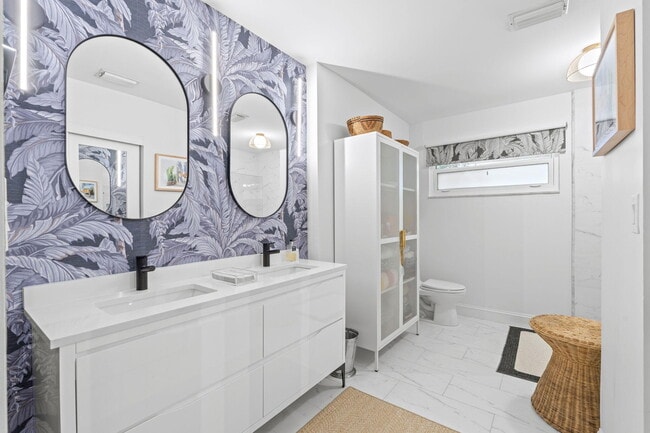 Building Photo - 2474 Bedford Mews Dr