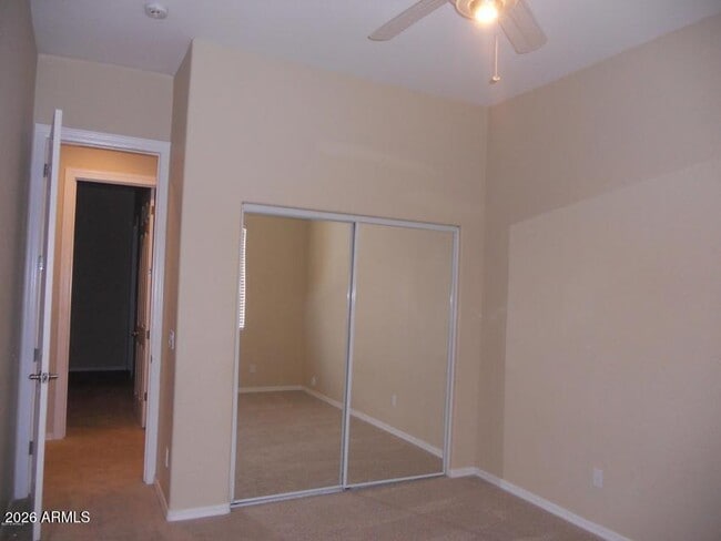 Building Photo - 2417 E Iris Dr