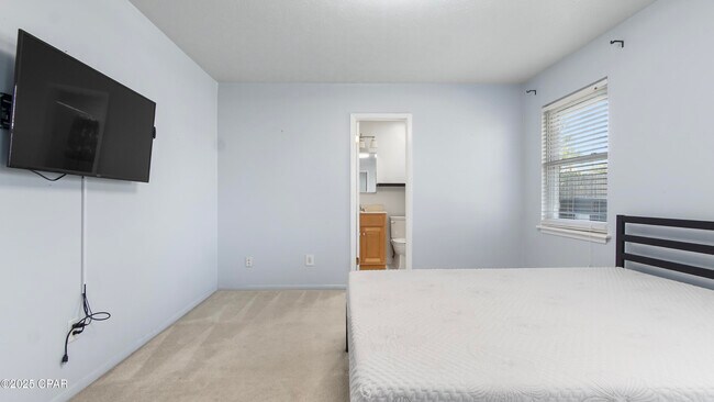 Building Photo - 6217 Wallace Rd