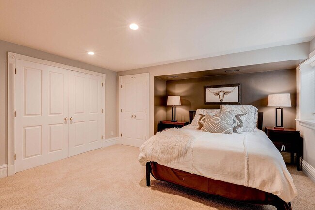 Building Photo - 2105 S Fillmore St