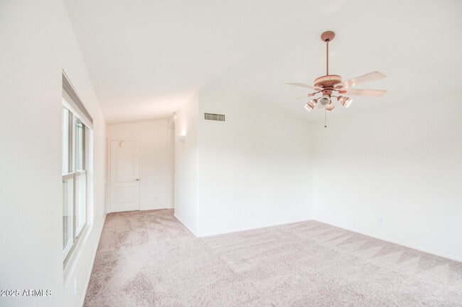 Building Photo - 3938 E San Pedro Ave