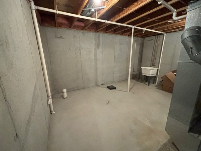 Building Photo - 15223 Dupont Path
