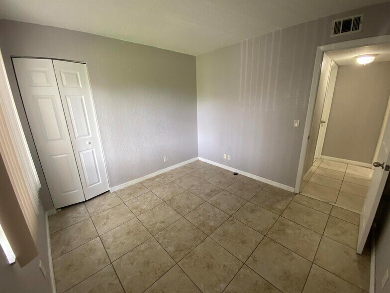Building Photo - 4947 Sable Pine Cir