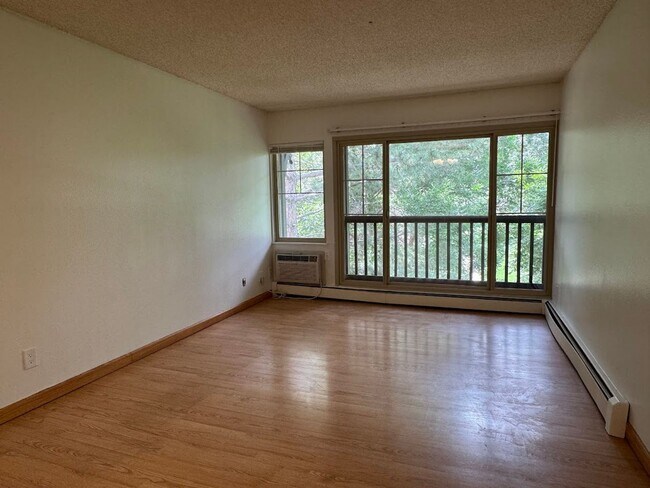 Building Photo - 860 W Moorhead Cir