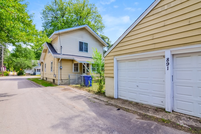 Building Photo - 891 Hazelwood St