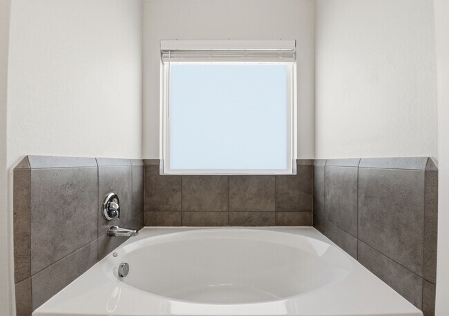 Building Photo - 12411 Southern Trail Ct