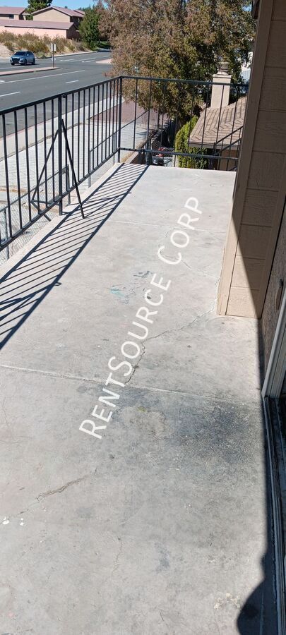 Building Photo - 1131 Barstow Rd