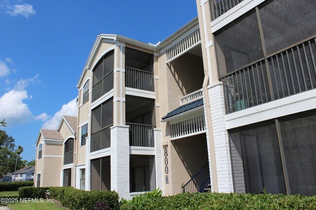 Primary Photo - 800 Boardwalk Dr