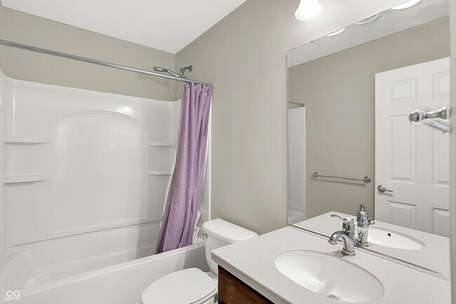 Building Photo - 13720 Akers Dr