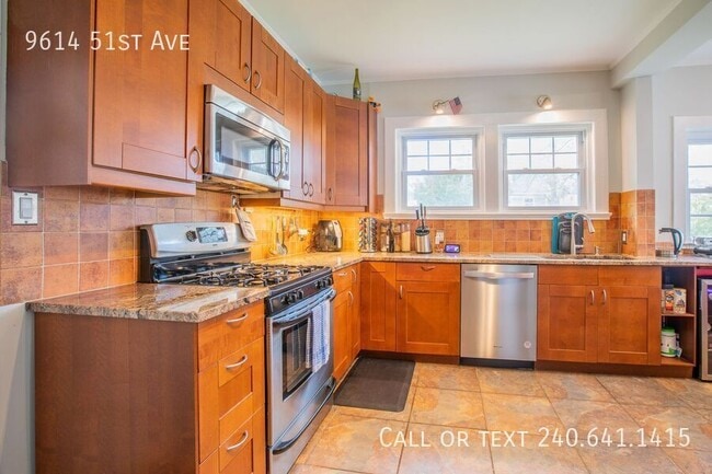 Building Photo - 9614 51st Ave