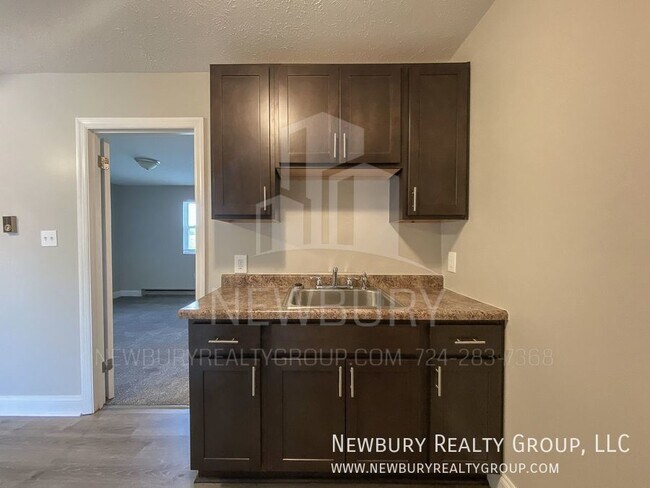 Building Photo - 29 Sunbury Estates