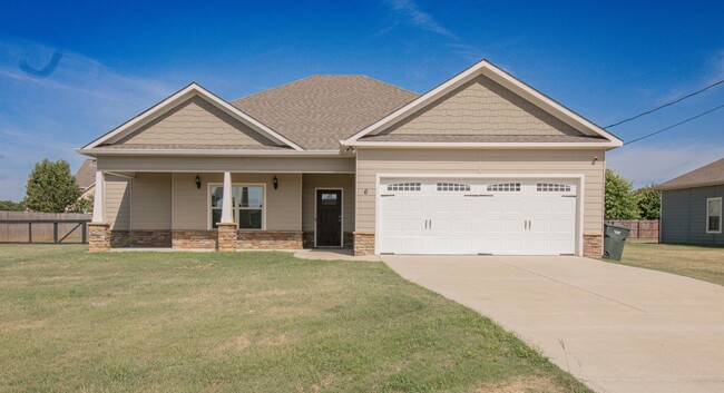 Primary Photo - 6 Eagle Nest Dr