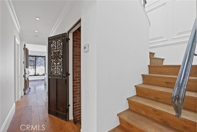 Building Photo - 464 Holly St