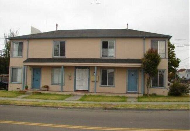 Building Photo - 919 Dwight Way