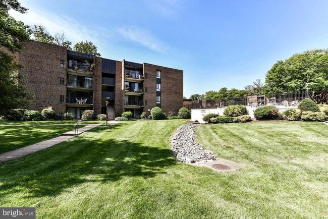 Building Photo - 7802 Dassett Ct