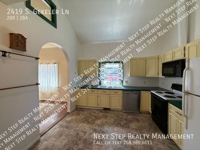 Building Photo - 2419 S Gekeler Ln