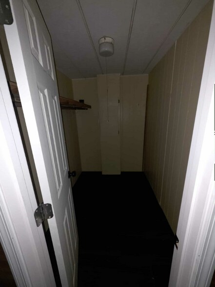 Building Photo - 2268 S Hull Terrace