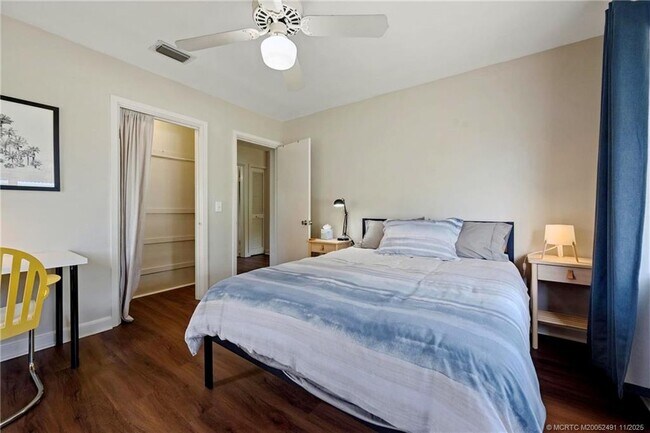 Building Photo - 120 SW 5th St