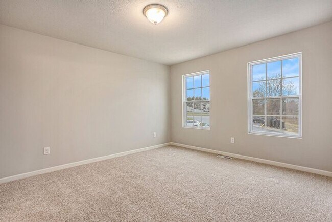 Building Photo - 3517 E Sedge Wren Dr