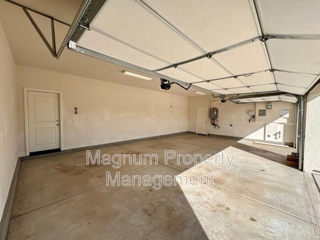 Building Photo - 31310 Reserve Dr