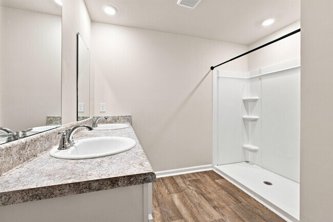 Building Photo - 208 Jeff Waters Cir