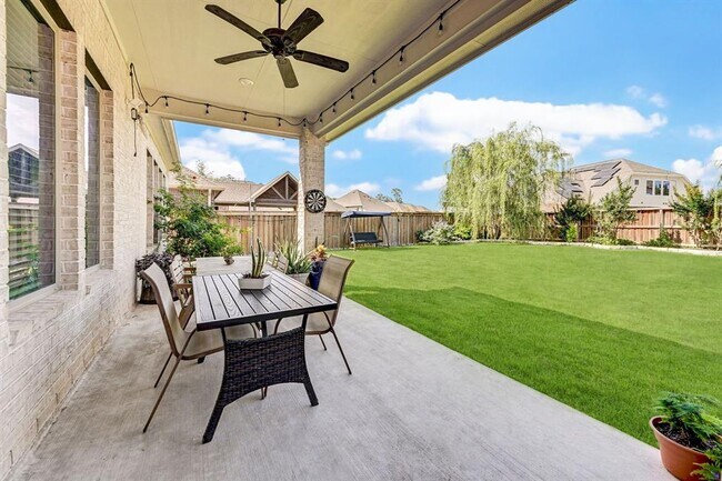 Building Photo - 4221 Davis Oak Dr