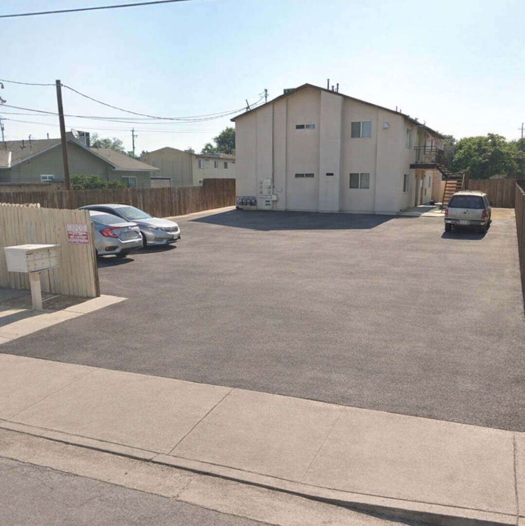 Building Photo - 404 Stephens Dr