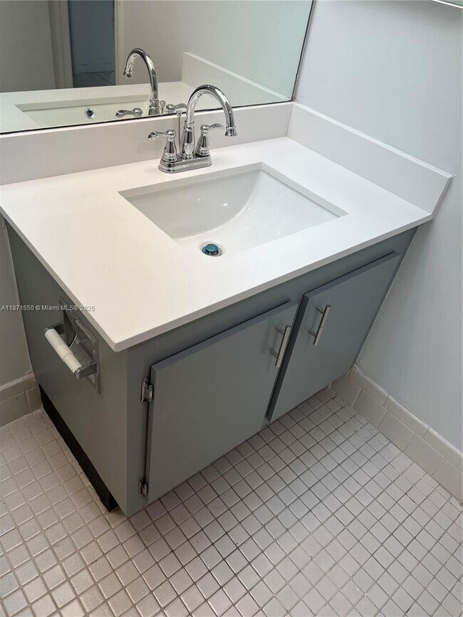 Building Photo - 1200 SW 125th Ave