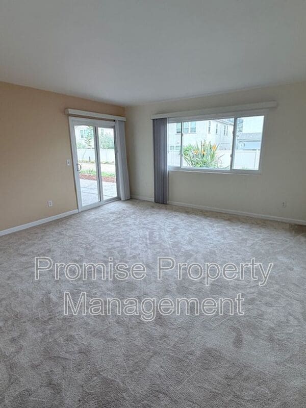 Building Photo - 1320 La Miranda Ave