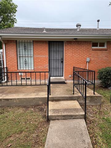 Building Photo - 2615 Balch Springs Rd