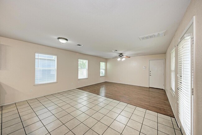 Building Photo - 1508 Big Bend Dr
