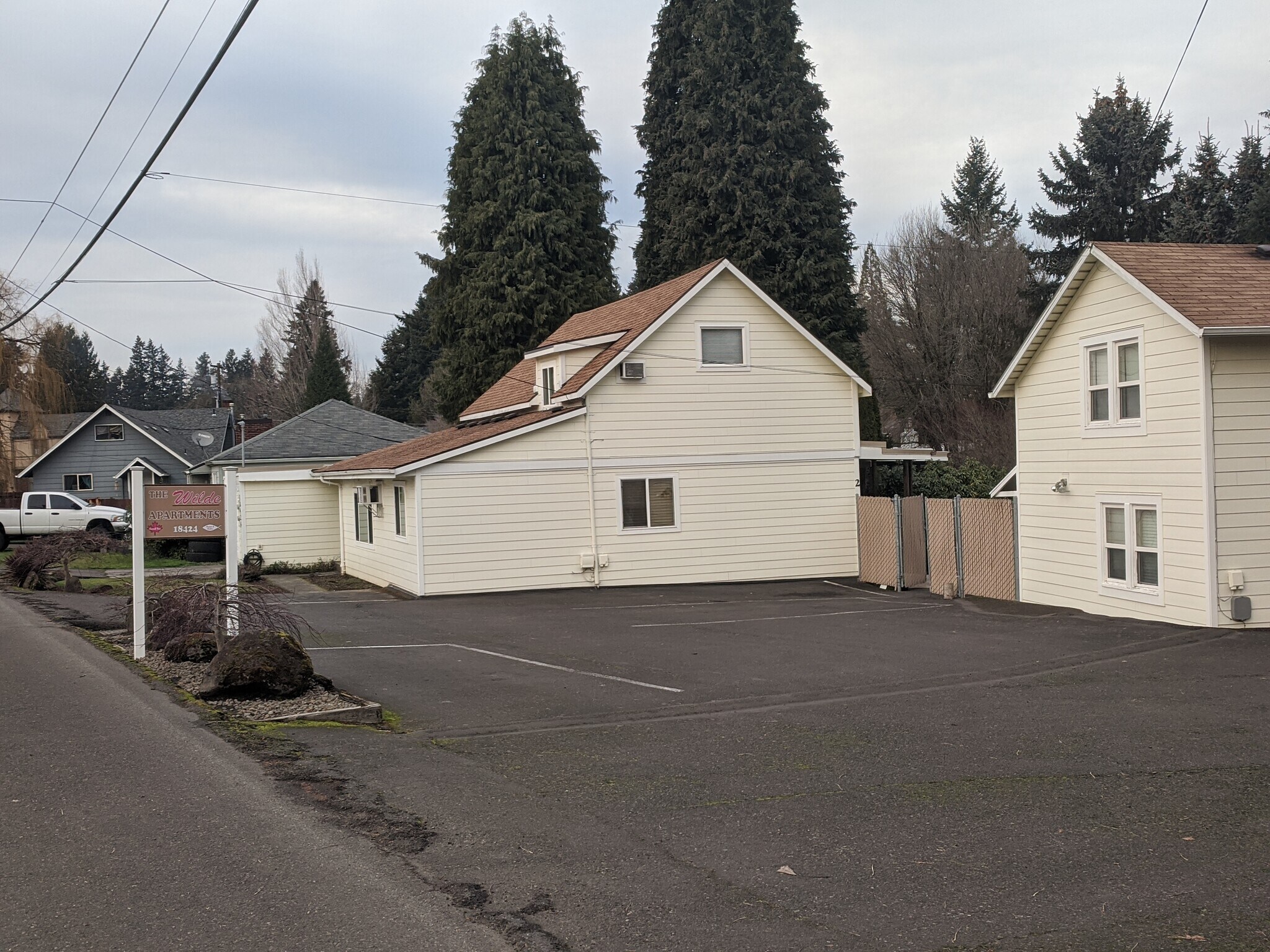 Building Photo - 18424 SE River Rd