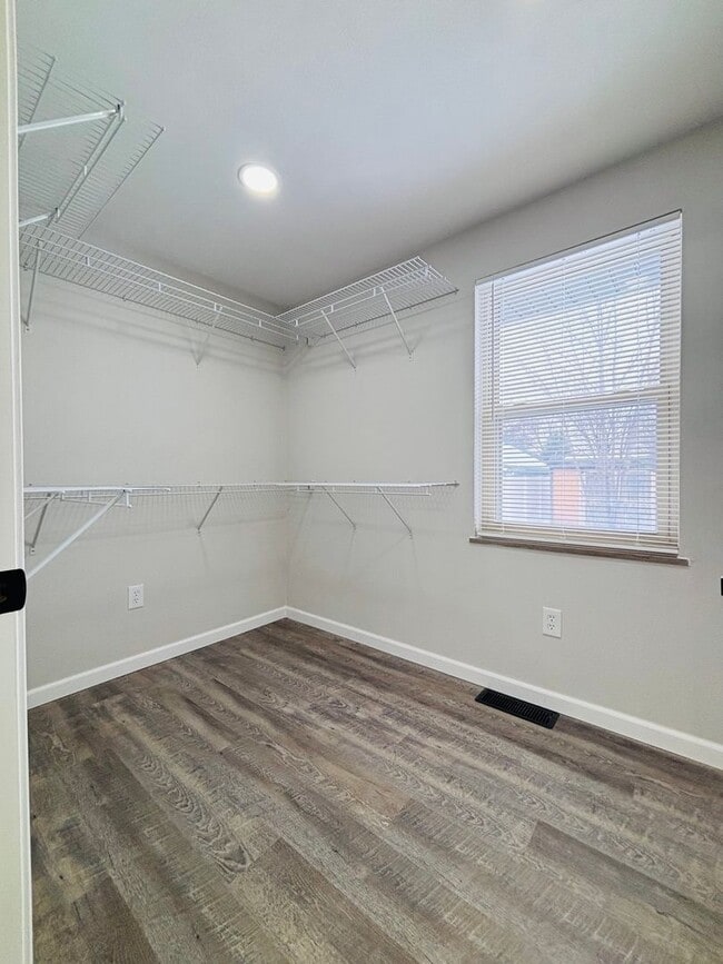 Building Photo - Remodeled 3 bedroom home- available now!