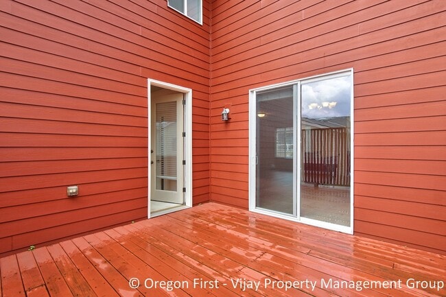 Building Photo - 10568 SW Washington St