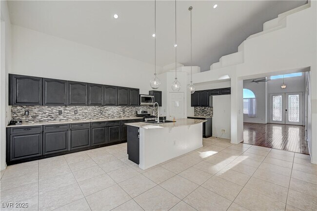 Building Photo - 57 Voltaire Ave