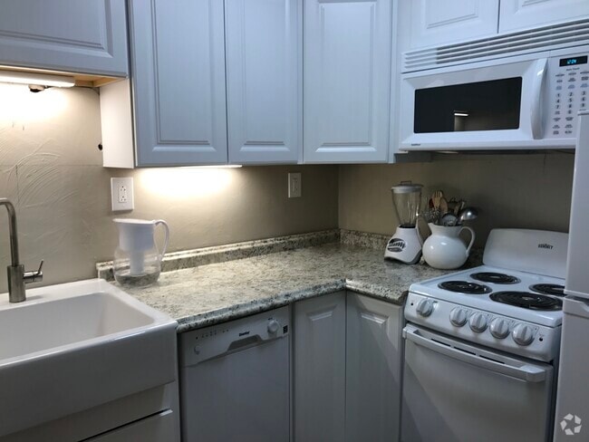 Building Photo - 1100 Laclair St