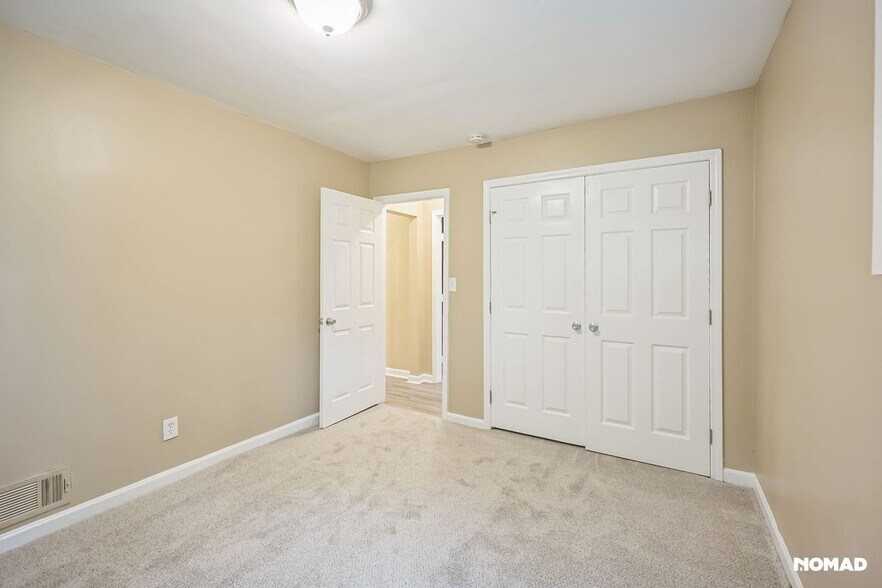 Building Photo - 1461 Centra Villa Dr SW