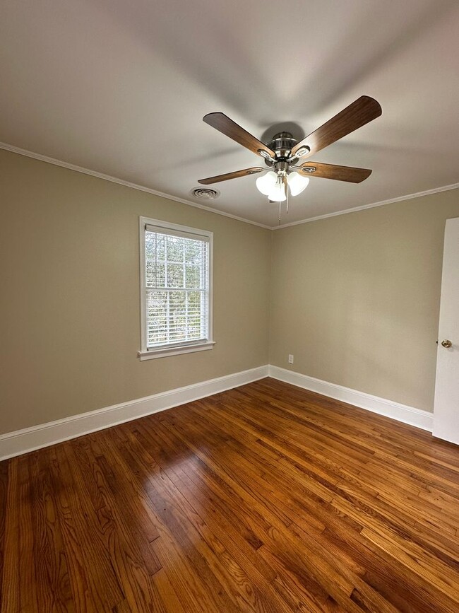 Building Photo - Normaltown Home Move-in ready