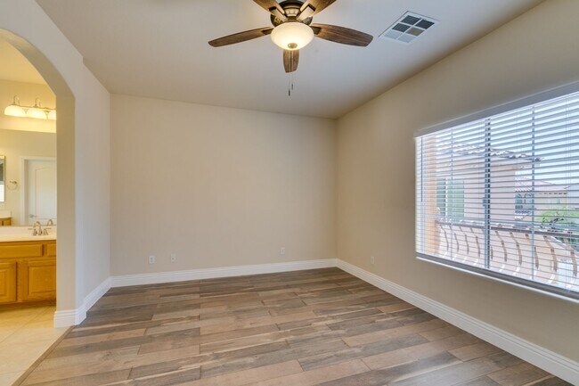Building Photo - Spacious & Beautiful 3-Bedroom Home in Gat...