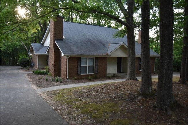Primary Photo - 576 Wedgewood Dr