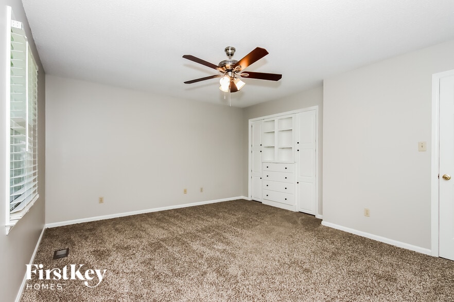 Building Photo - 6917 Forest Manor Dr