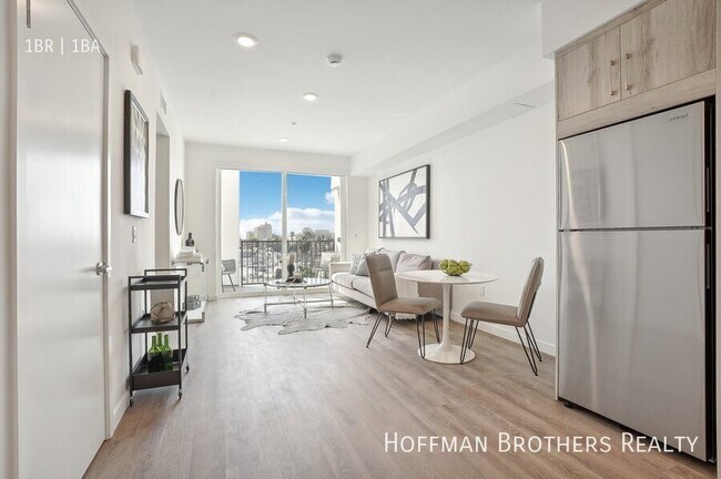 Building Photo - 224 N Alvarado St